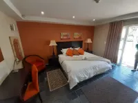 Flying Falcon Guesthouse Hotels near Tsutsumani