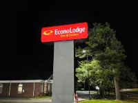 Econo Lodge Inn & Suites