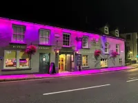 The Fountain Inn & Riverside Restaurant Отели в г. Сампфорд Кортеней