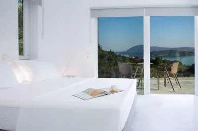 Villas Harriet - with Sea View and Near the Sea