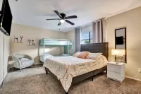 Heated Pool 3b/2b home 10 mins to beach