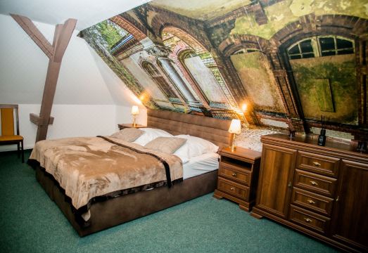 4. 호텔 폴로니아 ..