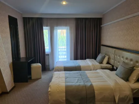 Corona Hotel