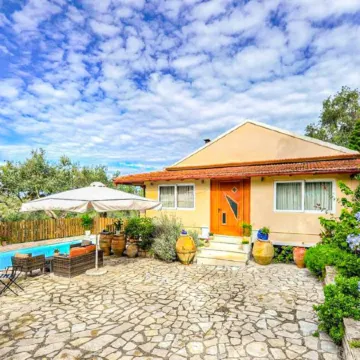 Dimitris Cottage