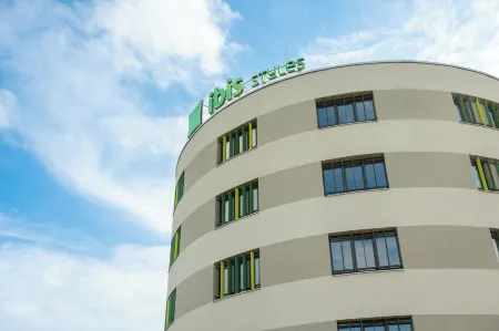 Ibis Styles Debrecen Airport Отели рядом с достопримечательностью «Debrecen Zoo and Amusement Park»