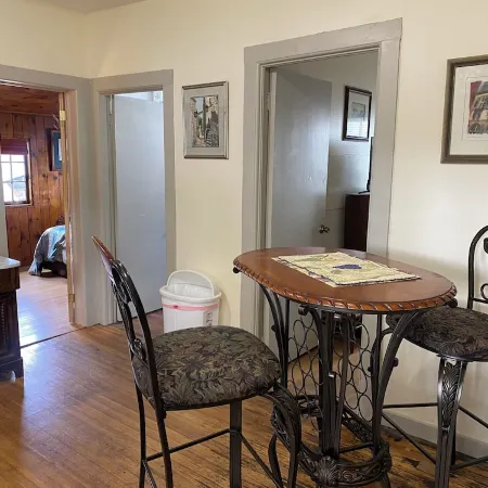 Charming 1-BR 2nd floor apartment in the heart of Cooperstown, NY- Full Kitchen