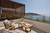 Ios Grand Pool Suites - Ocean View