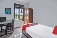 OYO 92041 Hotel Borneo Hotels in South Tondano