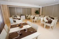 Hotel Jeni & Restaurant Hotels in Es Migjorn Gran