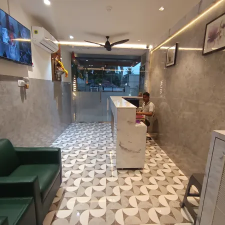 Hotel Moon Lite Residency - Marve Road Malad West - Premium Couple Friendly Отели рядом с достопримечательностью «Пляж Акса»