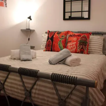 Apartment - Sleeps 2 - Parking - Station Close