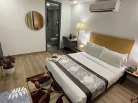 SALTSTAYZ EXPRESS - Golf Course Raod & DLF PHASE-1 Hotels near IndiGo