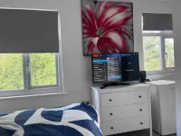 Remarkable Cozy 1-Bed Studio in Romford London Uk Hotels in Abridge