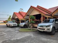 Sukthawee - parking