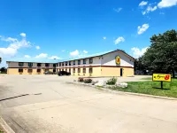 Super 8 by Wyndham Champaign Hotels in Champaign