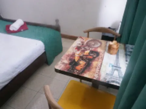 Happy Ours Guesthouse โรงแรมในกูร์ปีป