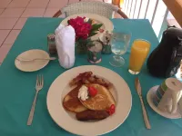 Bird Rock Beach Hotel - breakfast