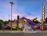 Sky Palm Motel - Orange Hotels in Orange