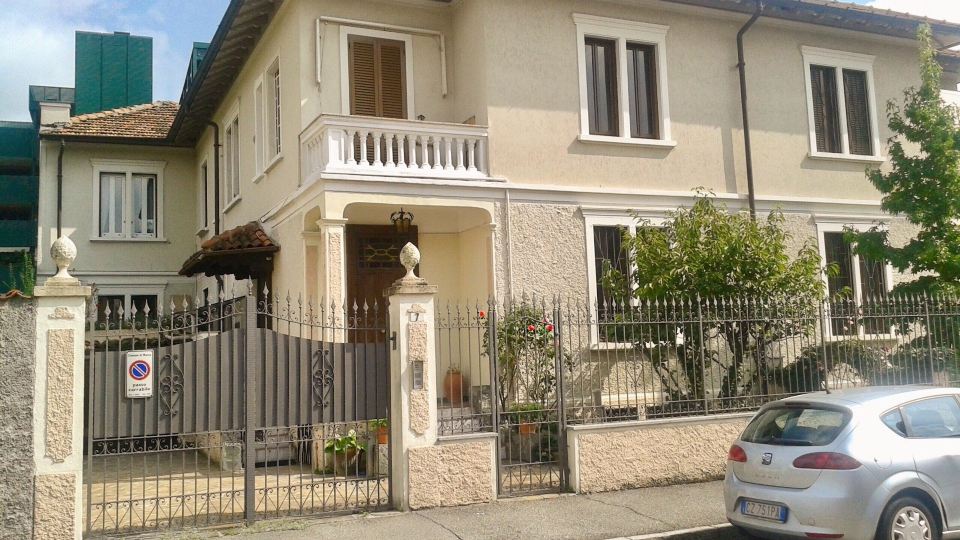 Re Monza Appartamenti in Villa Comodi Per Milano