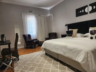Little Scotia Hotels in Rondebosch