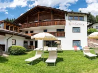 เรสซิเดนซ์เชซา ซาสเซลา โรงแรมใกล้Seceda