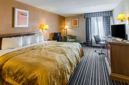 Econo Lodge Inn & Suites Hotels in Wise
