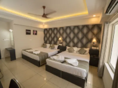 South Gate Residency Hotels near Marine Drive