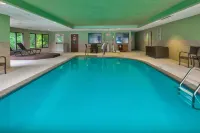 Holiday Inn Express & Suites Chesapeake