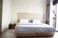 Okapi Hotel - balcony