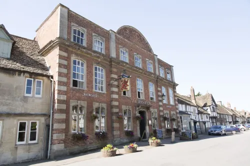The Red Lion Hotels in Chippenham