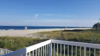 Le Cabanon Motel - Meerblick