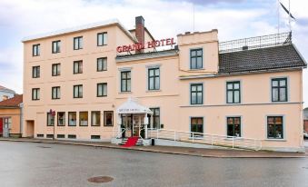 Grand Bar As - Housity