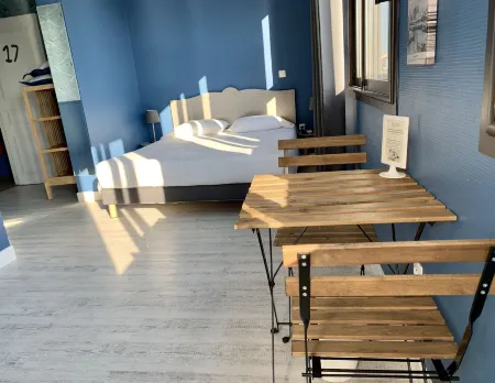 Hotel le Petit Baigneur Palavas Plage Отели в г. Палава-Ле-Фло