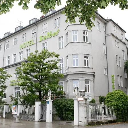 Hotel Seibel Отели рядом с достопримечательностью «Железнодорожный вокзал Хаккербрюкке»