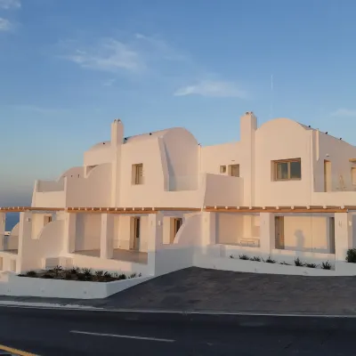 Symphony Suites Hôtels à proximité de : Port de Santorin