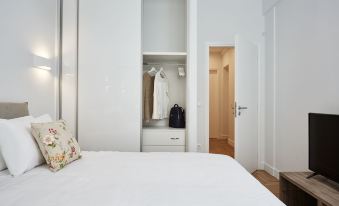 Luxurious Spacious Apt Next  Hilton Area