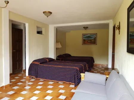 Perla Maya Hotel Отели рядом с достопримечательностью «Porta Hotel del Lago»