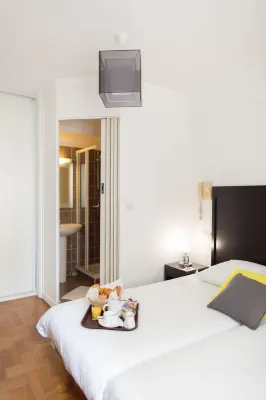 Esperanto Hotels near Le Vieux Port de Cannes