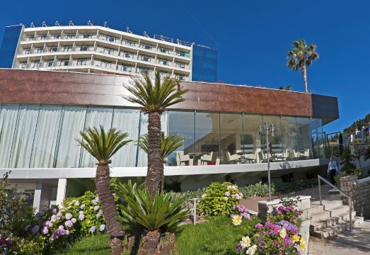 그랜드 호텔 파크의 우아한 식사 공간