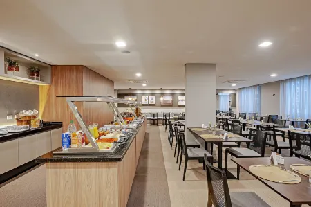 Slaviero Curitiba Aeroporto Отели в г. Сан-Жозе-дус-Пиньяйс