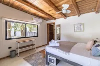 Believe Surf & Yoga Lodge Santa Teresa Hotel berhampiran Cobano Airport