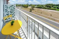 Stylish-King Beds, Free Parking, Near Attractions