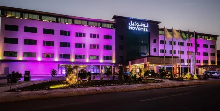 Novotel Yanbu Отели рядом с достопримечательностью «Yanbu Al-Bahr Beach»