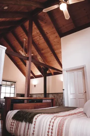 Trawool Shed Cottages, Cafe and Restaurant