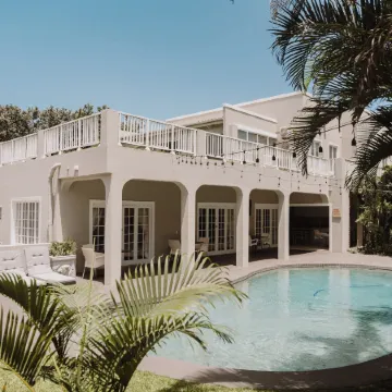 Caza Beach Guesthouse