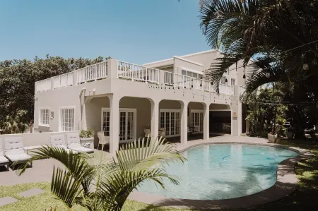 Caza Beach Guesthouse