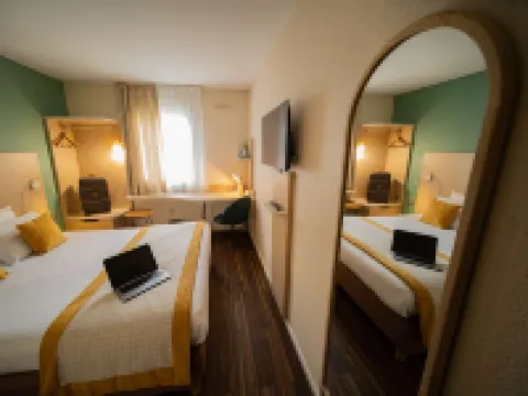 Kyriad Lyon Est - Bron Eurexpo le Cottage Hoteles en Bron