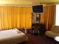 Elite Family Hotel Hotels near Лунапарк
