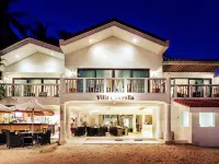 Villa Caemilla Beach Boutique Hotel Hotele w: Malay