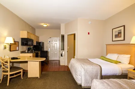 Candlewood Suites FT Myers I-75